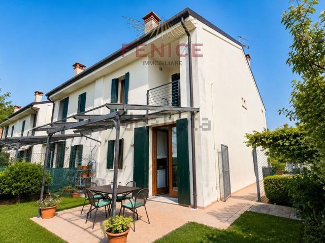 Villetta a schiera in vendita di 196 m² in Via Erizzo, 86