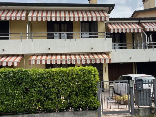 Villetta a schiera in vendita di 196 m² in Via Ermanno Ferrari Wolf