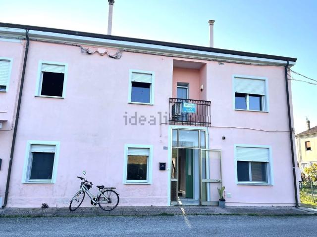 Villetta a schiera in vendita di 196 m² in Via Pietro Calamandrei, 87
