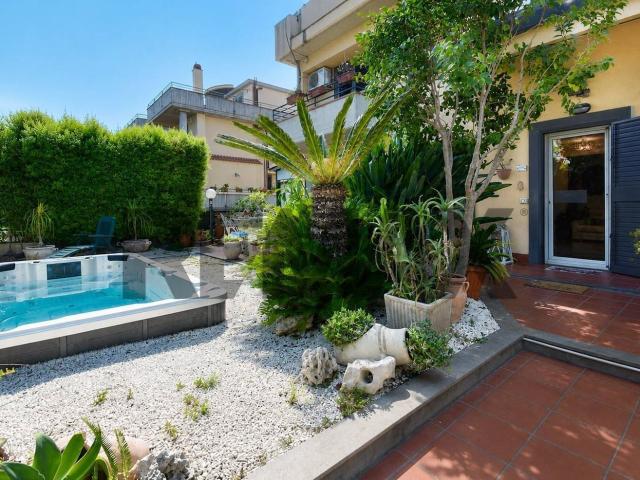 Villetta a schiera in vendita di 197 m² in Via Galatea, 7