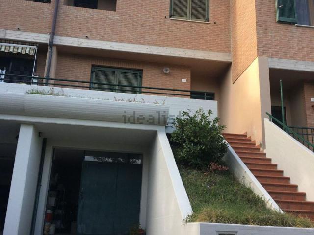 Villetta a schiera in vendita di 199 m² in Via della Linea, 33