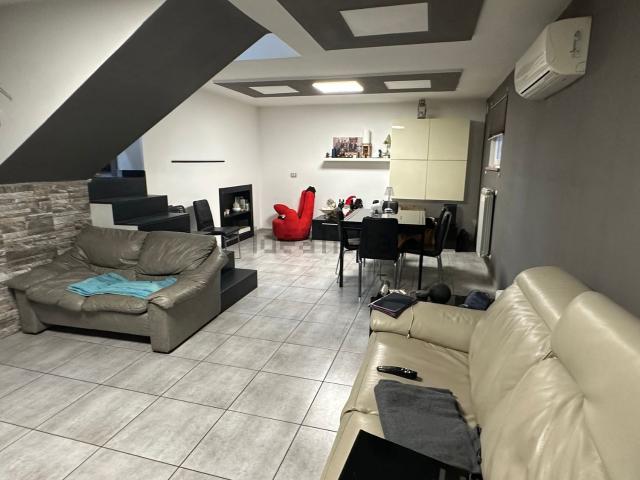 Villetta a schiera in vendita di 199 m² in Strada di Vallemicero