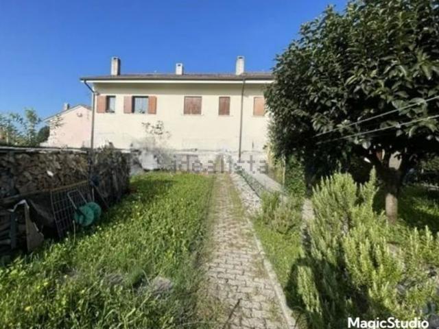 Villetta a schiera in vendita di 200 m² in Via Corne, 15