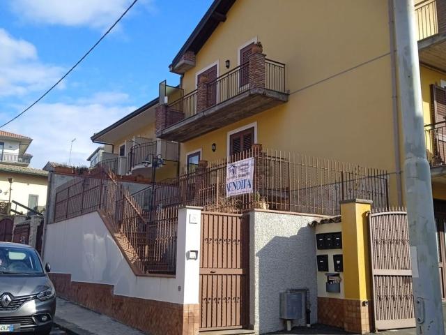 Villetta a schiera in vendita di 200 m² in Via Capitano Navarria, 39
