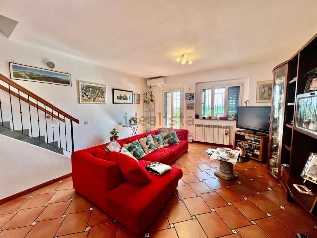 Villetta a schiera in vendita di 200 m² in Via Carlo Alberto Dalla Chiesa