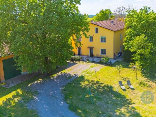 Villetta a schiera in vendita di 200 m² in Via Chiesa Cortile, 25