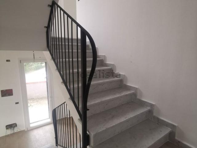 Villetta a schiera in vendita di 200 m² in Via Amola