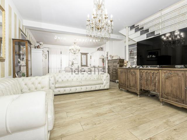 Villetta a schiera in vendita di 200 m² in Via Appia Nuova, 995