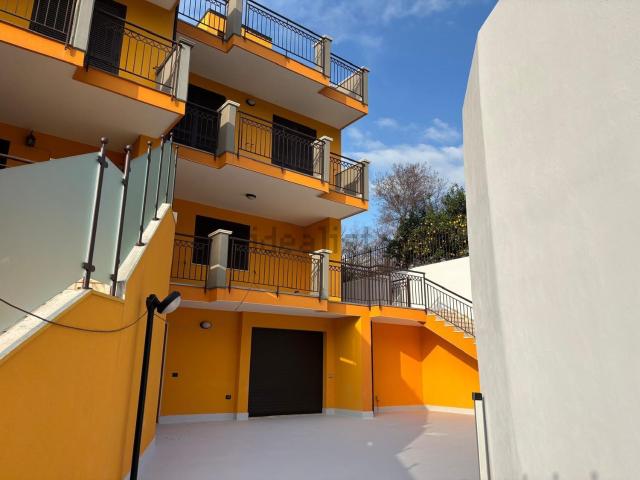 Villetta a schiera in vendita di 200 m² in Via G. Bianco, 35
