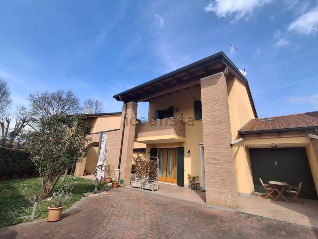 Villetta a schiera in vendita di 200 m² in Via Giulio Cesare Parolari