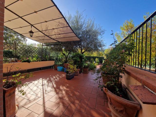 Villetta a schiera in vendita di 200 m² in Via dei Campi Lunghi