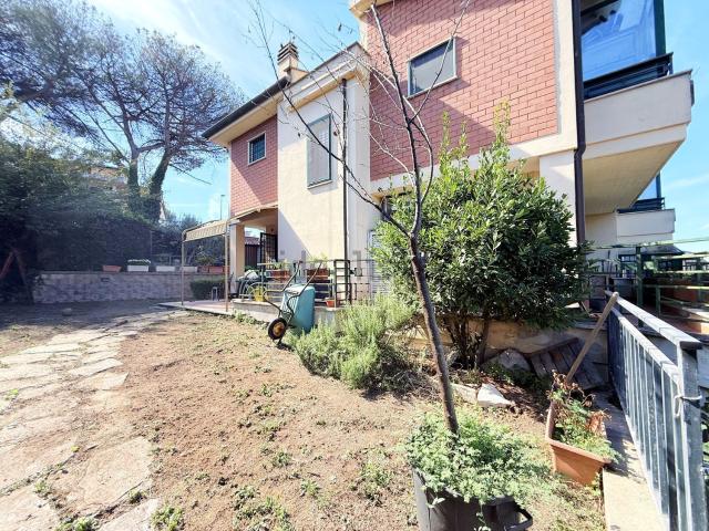 Villetta a schiera in vendita di 200 m² in Via Filippo Grispigni, 31