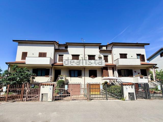 Villetta a schiera in vendita di 200 m² in Via I Maggio, 16
