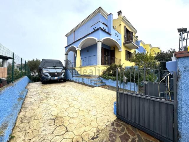 Villetta a schiera in vendita di 200 m² in Via Lugurulei, 16