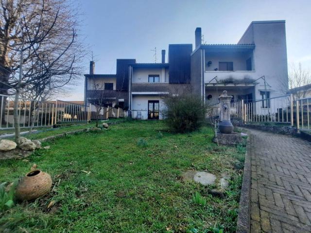 Villetta a schiera in vendita di 200 m² in Via Monte Rosa, 5