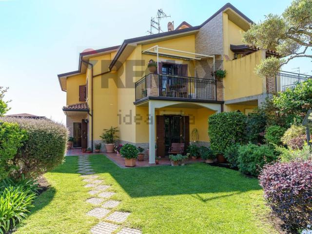 Villetta a schiera in vendita di 200 m² in Via Maria Grazia Cutuli, 15