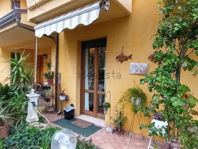 Villetta a schiera in vendita di 200 m² in Via R. Muccioli