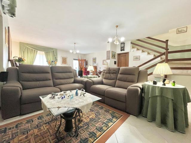 Villetta a schiera in vendita di 200 m² in Via Tacito