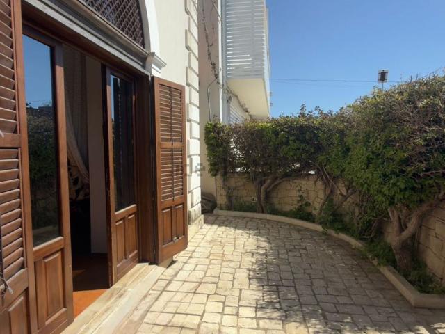 Villetta a schiera in vendita di 200 m² in Via Taranto, 1