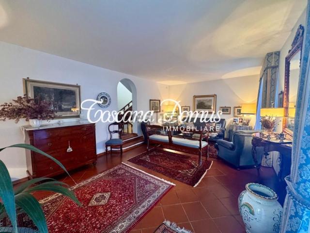 Villetta a schiera in vendita di 200 m² in Via Uopini, 38