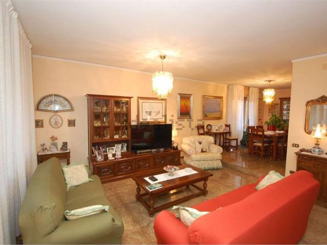 Villetta a schiera in vendita di 200 m² in Via Zenzalose