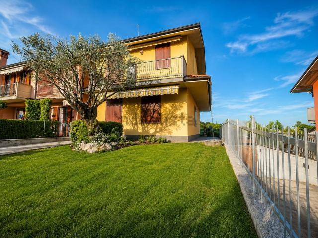 Villetta a schiera in vendita di 200 m² in Viale della Repubblica