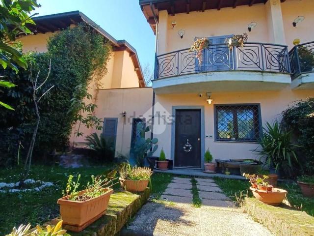 Villetta a schiera in vendita di 200 m² in Viale Giuseppe Verdi, 26
