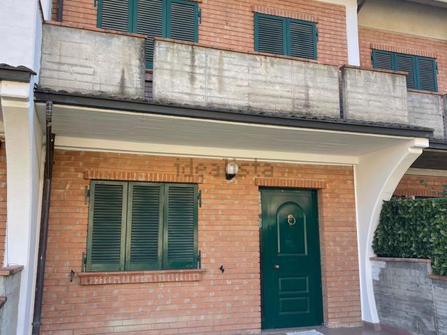 Villetta a schiera in vendita di 200 m² in Strada Acqui, 44