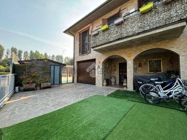 Villetta a schiera in vendita di 201 m² in Via Donatori Volontari, 11