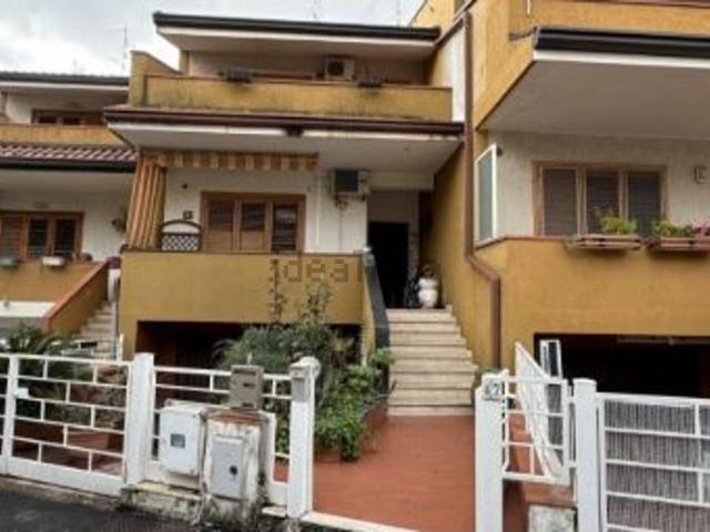 Villetta a schiera in vendita di 201 m² in Via della Regione, 188