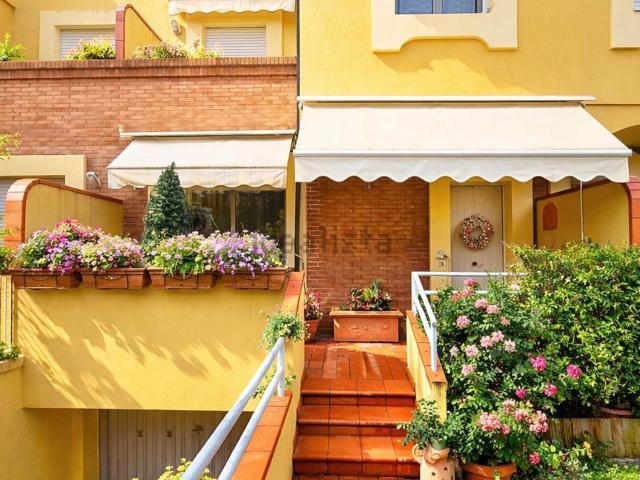 Villetta a schiera in vendita di 202 m² in Via Giovanni Falcone, 15