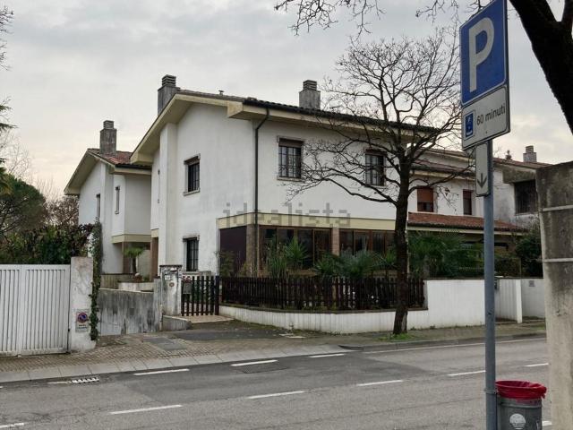 Villetta a schiera in vendita di 202 m² in Viale della Libertà