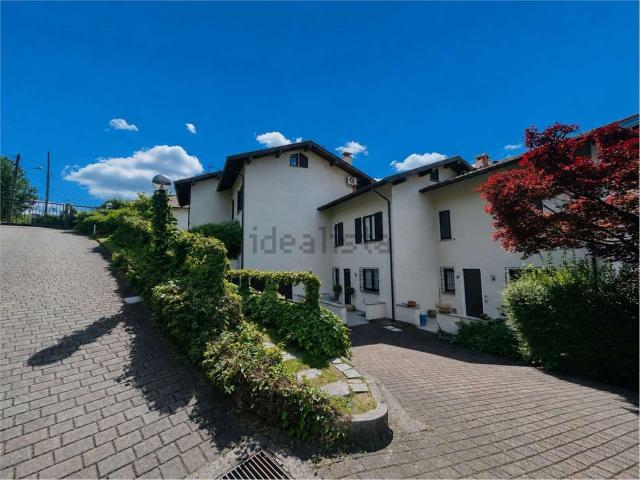 Villetta a schiera in vendita di 203 m² in Via Antonio Sist, 36
