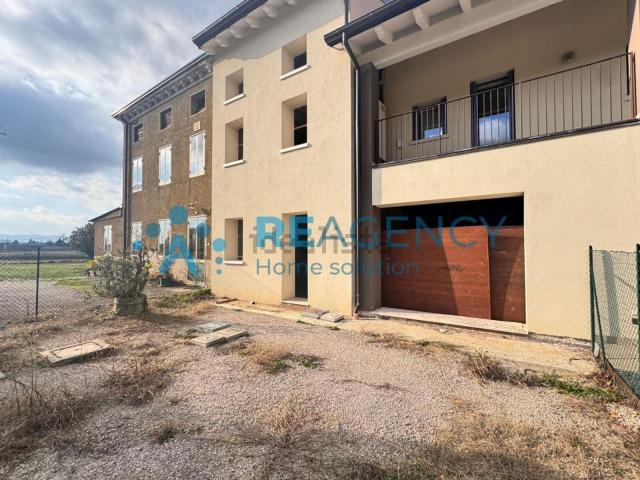 Villetta a schiera in vendita di 203 m² in Via Mazzini