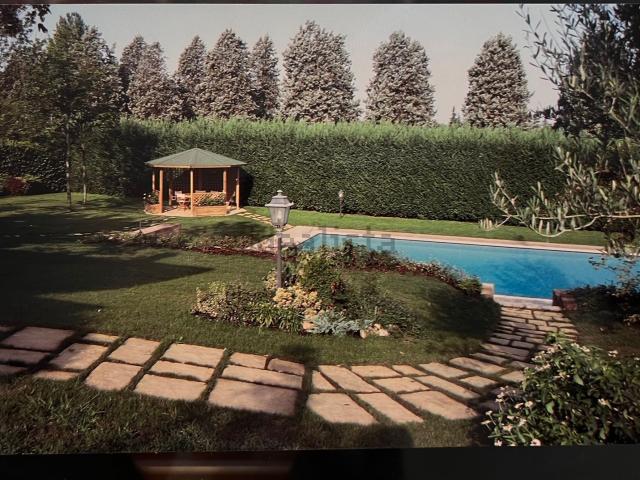 Villetta a schiera in vendita di 204 m² in Via Caduti di Cefalonia