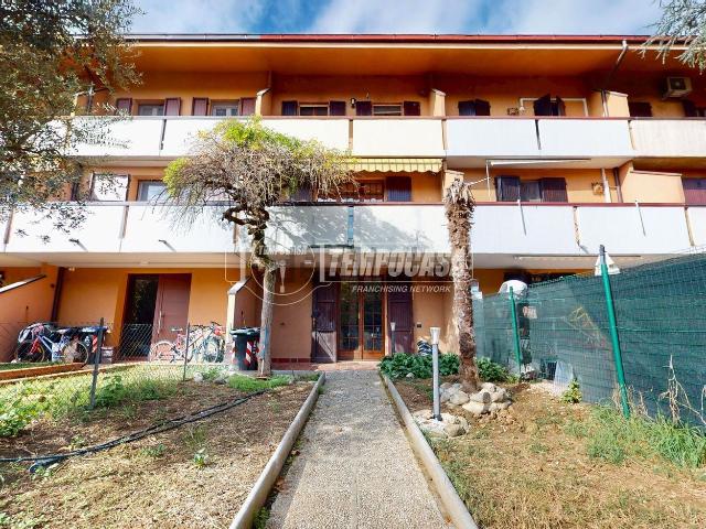 Villetta a schiera in vendita di 204 m² in Via J.F. Kennedy, 8