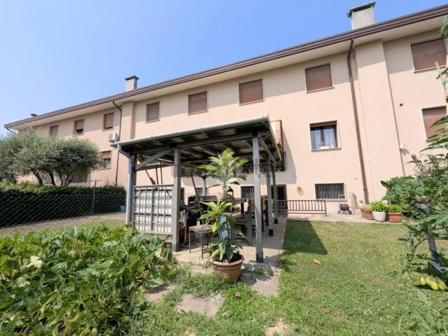 Villetta a schiera in vendita di 205 m² in Via Cavalieri di Vittorio Veneto, 63