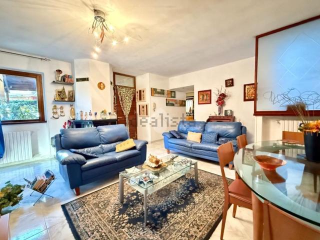 Villetta a schiera in vendita di 205 m² in Via degli Alpini, 14