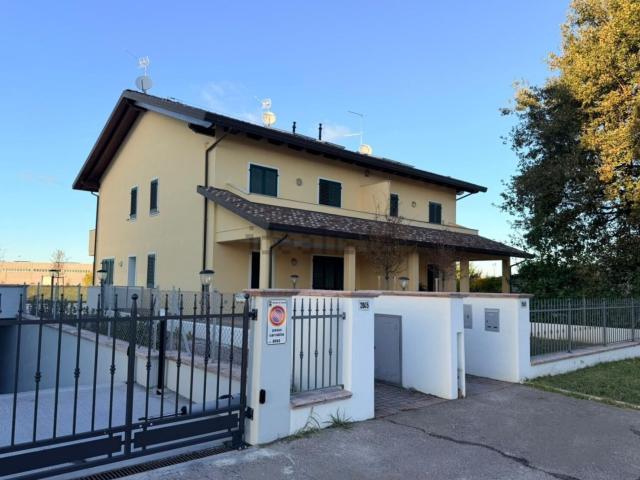 Villetta a schiera in vendita di 205 m² in Via Diegaro Pievesestina, 2901