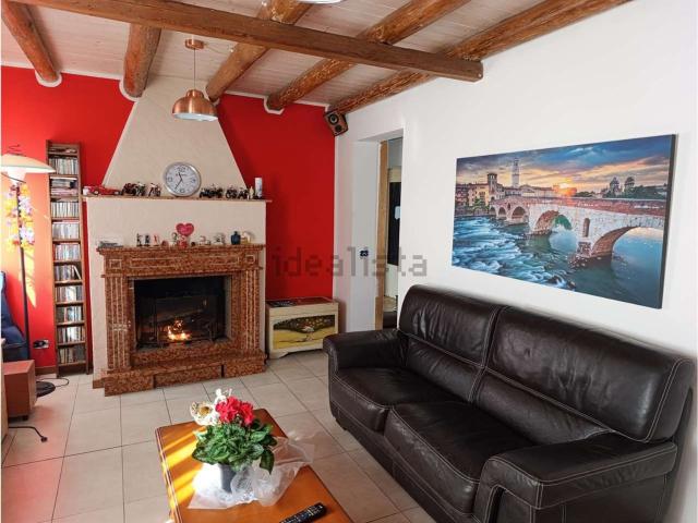 Villetta a schiera in vendita di 205 m² in Via Sabbionara