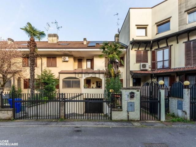 Villetta a schiera in vendita di 205 m² in Via Roma, 7