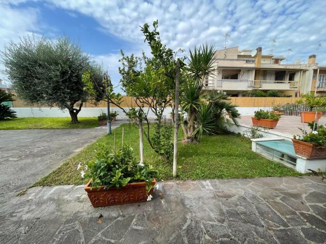 Villetta a schiera in vendita di 205 m² in Viale Europa, 208