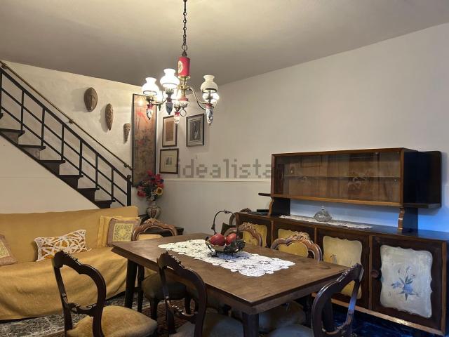 Villetta a schiera in vendita di 205 m² in Piazza Roma, 2