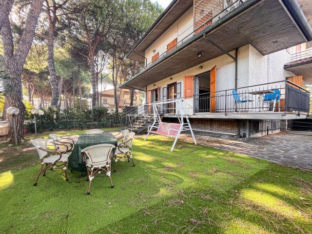 Villetta a schiera in vendita di 206 m² in Viale Vulcano, 77