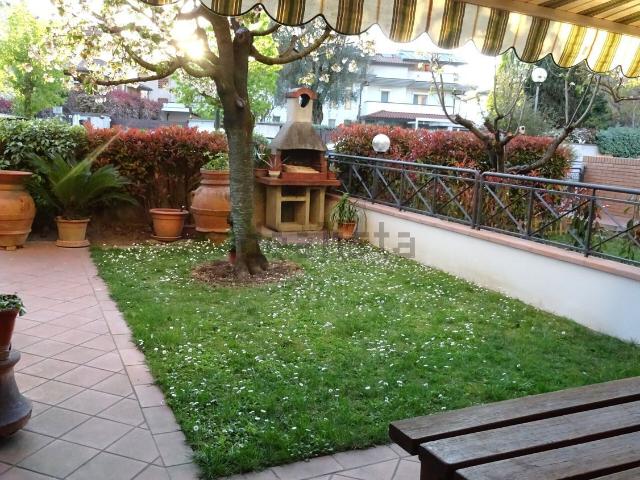 Villetta a schiera in vendita di 207 m² in Via F. Caracciolo