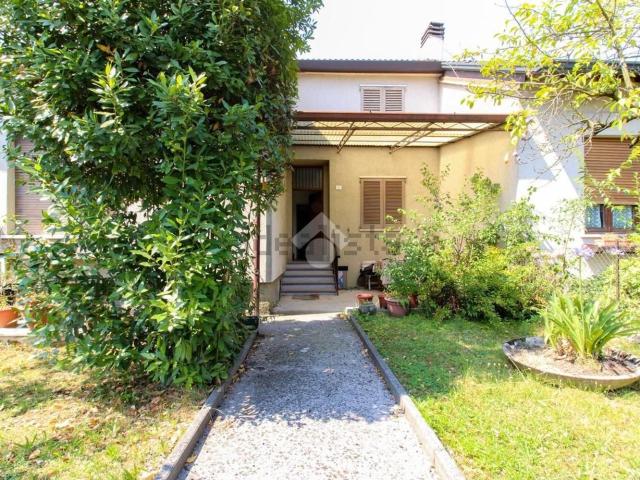 Villetta a schiera in vendita di 207 m² in Via Ottolini