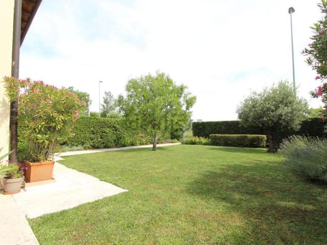 Villetta a schiera in vendita di 207 m² in Via Trezzolano, 10