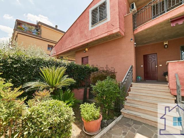 Villetta a schiera in vendita di 208 m² in Via Pietro Paolo Trompeo