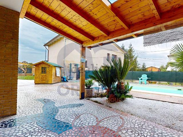 Villetta a schiera in vendita di 210 m² in Via Bondenese, 29