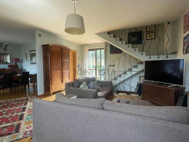 Villetta a schiera in vendita di 210 m² in Via Giovanni XXIII, 30
